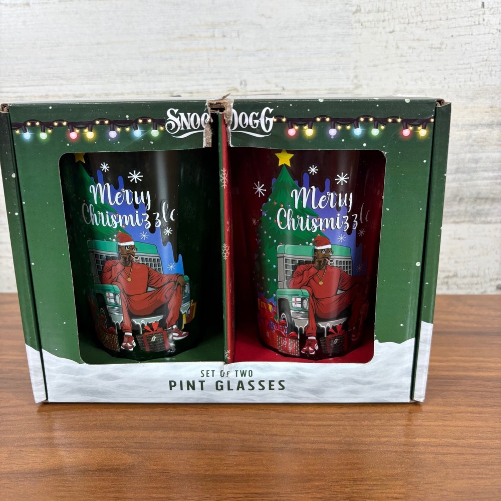 Snoop Dogg Snoop on the Stoop Christmas SET OF 2 PINT GLASSES‎ 16 oz. NEW